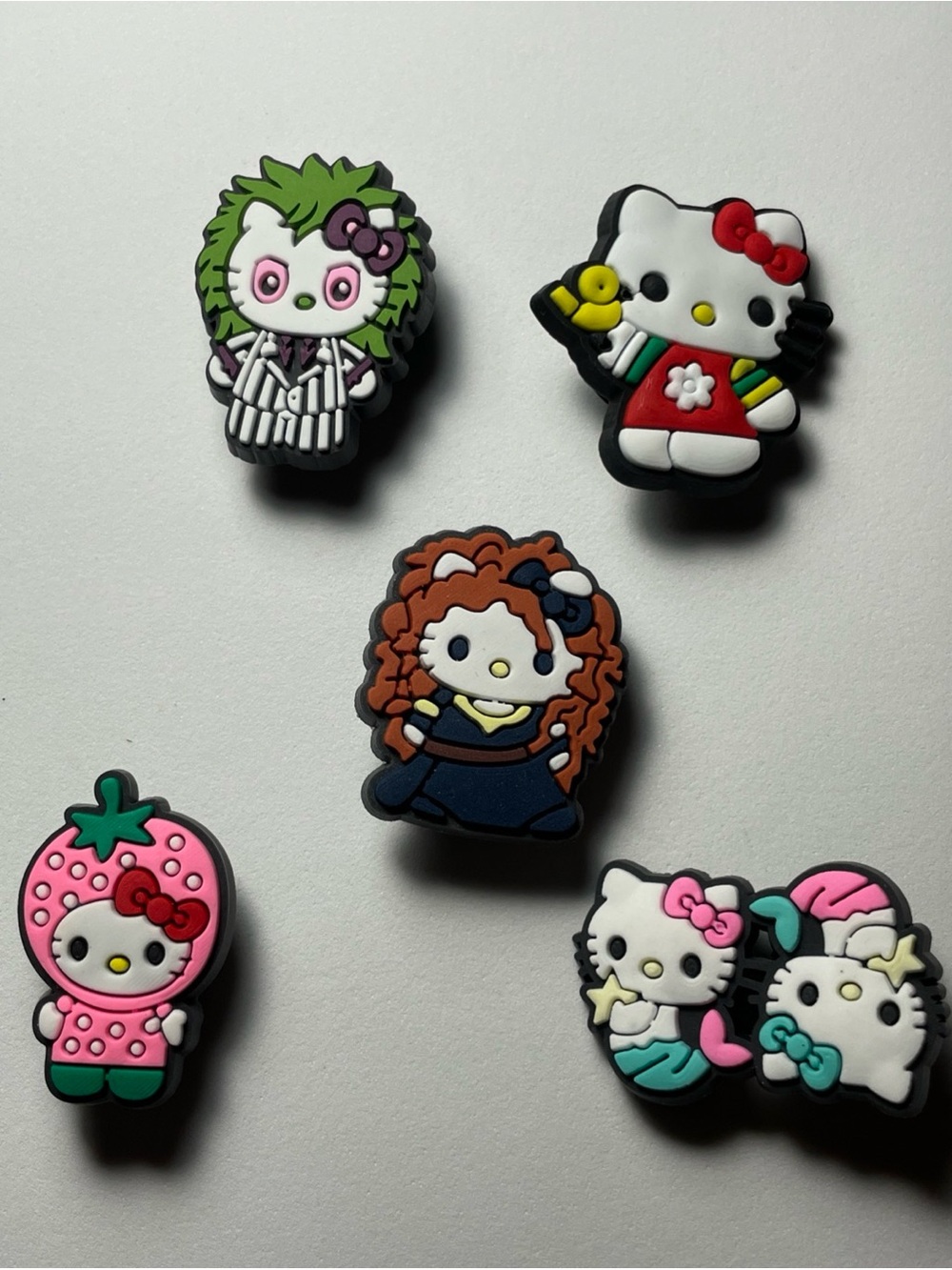 5 Shoe Charms ~ Hello Kitty ~ Crocs Charms